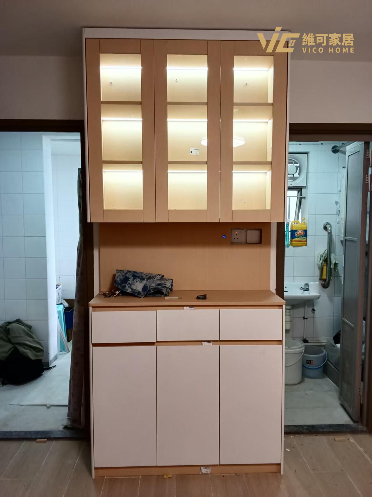 Tsz Ching Estate Renovation - Glass Display Cabinet with Lighting