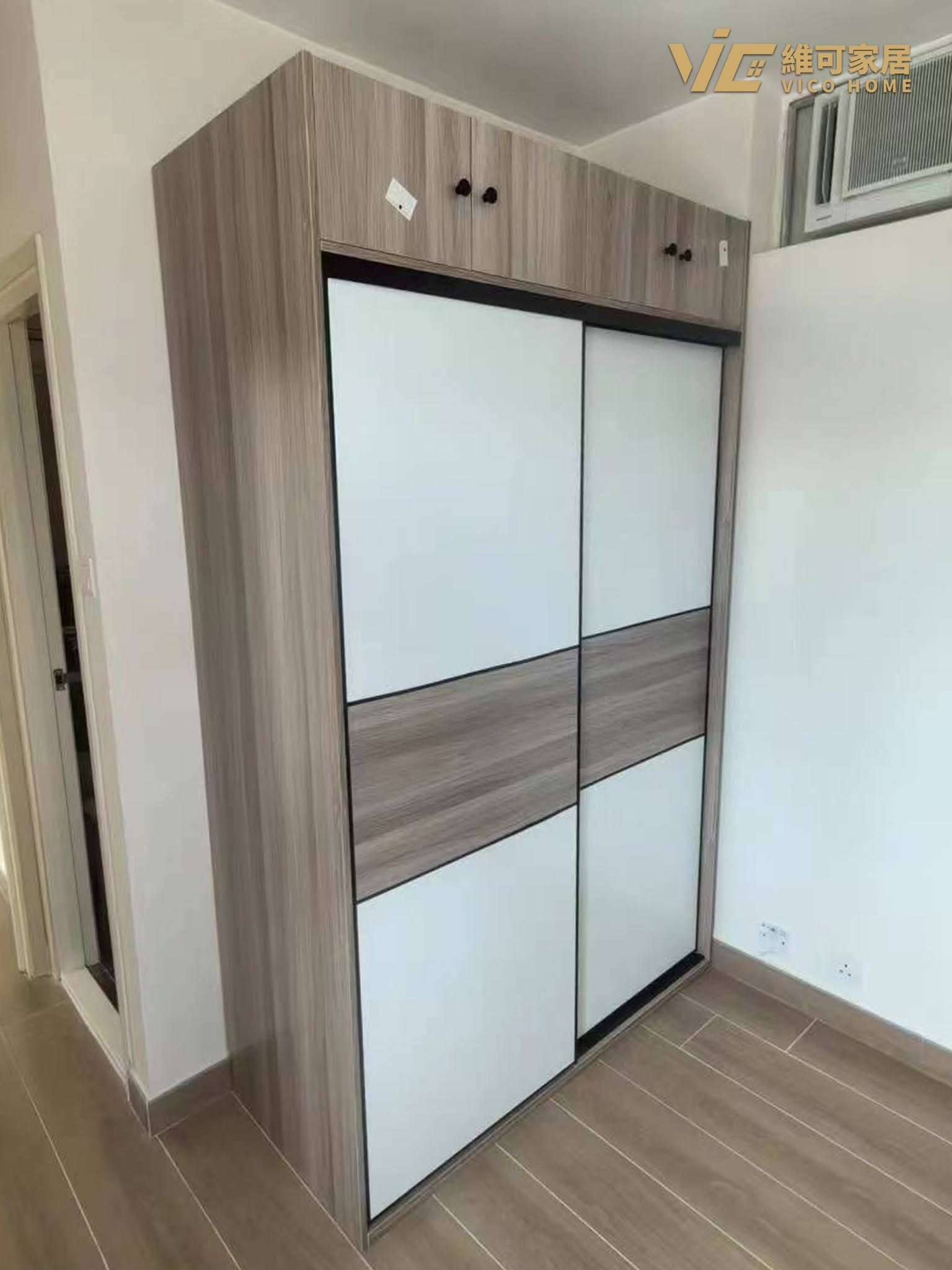 custom-wardrobe-design 19 Mei Foo Sun Chuen two tone white and grey woodgrain sliding wardrobe