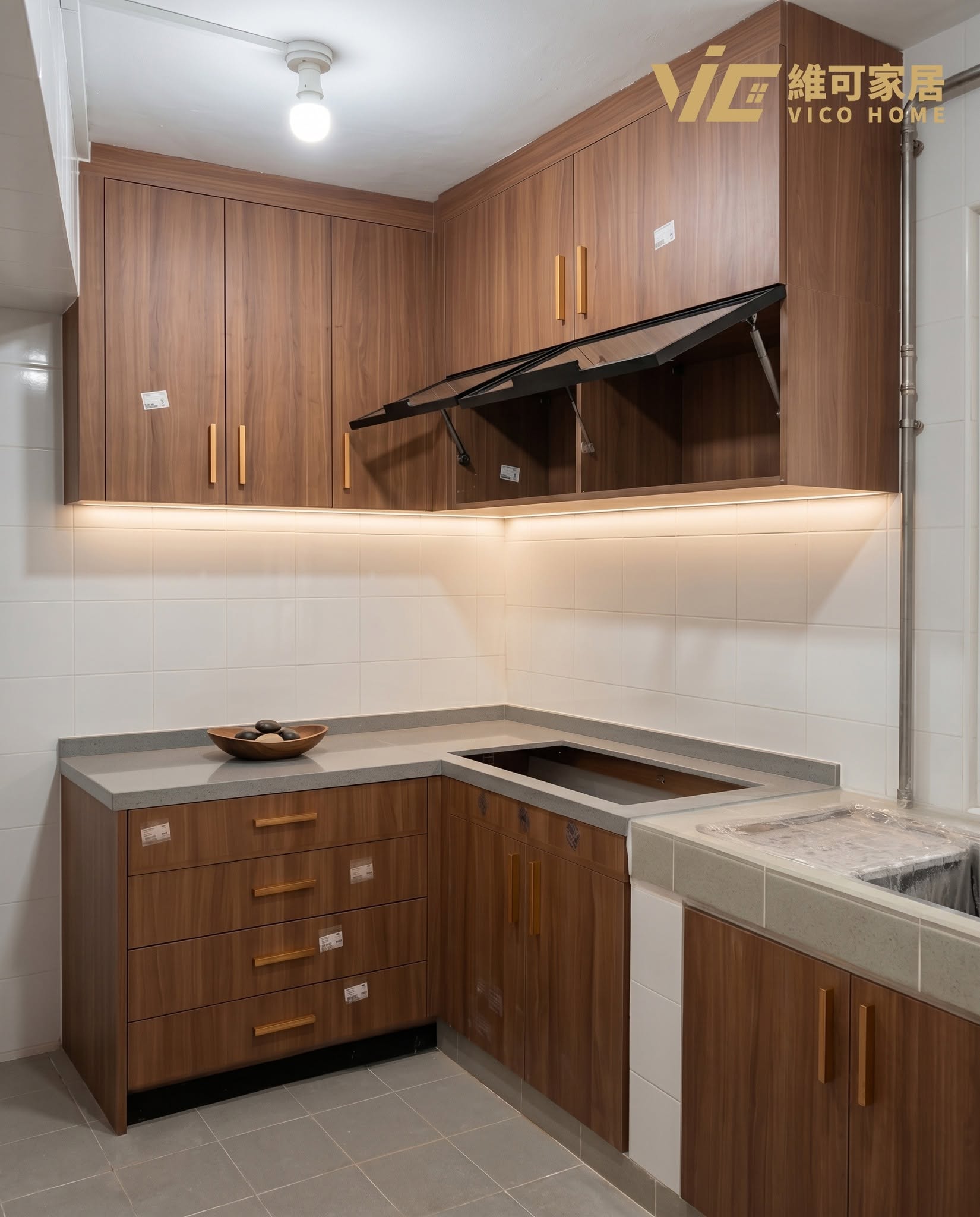 public-housing-partition-cabinet 1 Hong Kong public housing L-shaped walnut kitchen